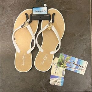 🆕 Panama Jack White Strap Flip Flops with Gold Pineapple Accent, size 7 EUR 38